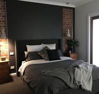 Executive Villa private 2 bedroom in ideal location - Accommodation Tasmania