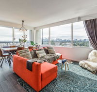 Exquisite 2 bed apartment with beach  city views - Accommodation Tasmania