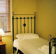 Eyre House - Accommodation Tasmania