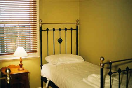 Eyre House - Accommodation Tasmania 0
