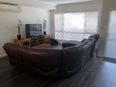 Falcon Bay 4x4 Townhouse - Accommodation Tasmania 1