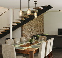 Farrant House - modern and contemporary - Accommodation Tasmania