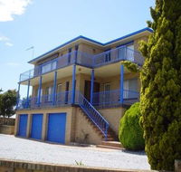 Flat 2 - 3 Bay Lane - Accommodation Tasmania