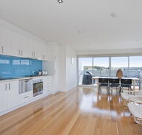 Four Kings Apartment - Deluxe 2br 3 - Accommodation Tasmania
