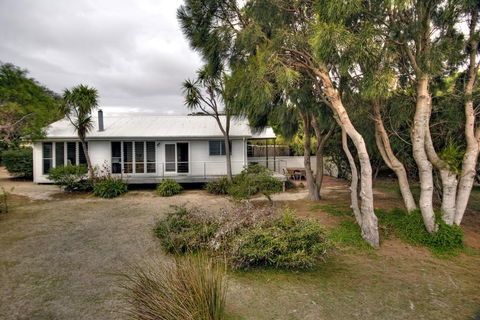 Freycinet Sanctuary @ Oyster Bay - Accommodation Tasmania 2