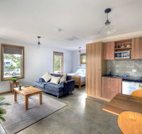 Freycinet Stone Studio 7 - Quartz