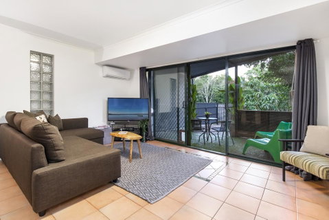 Funky, Central Studio - Accommodation Tasmania 2