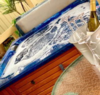 Glenway House Spa Oasis Rockingham - Accommodation Tasmania