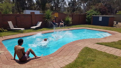 Golden Country Motel And Caravan Park - Accommodation Tasmania 1