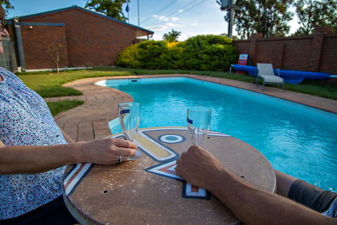 Golden Country Motel And Caravan Park - Accommodation Tasmania 0