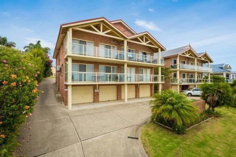 Grand Pacific 2 Unit 1 - Accommodation Tasmania 0