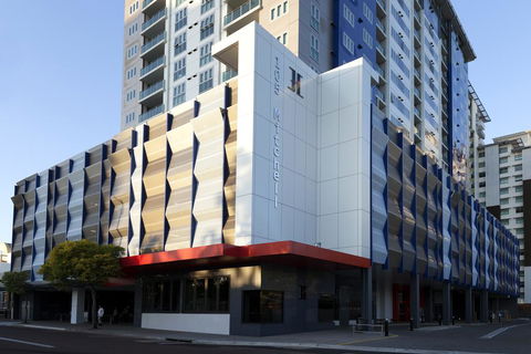 H On Mitchell Apartment Hotel - Accommodation Tasmania 0