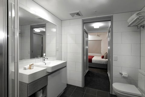 H On Mitchell Apartment Hotel - Accommodation Tasmania 2