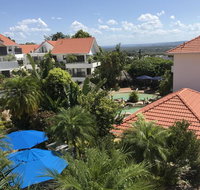 Haven on Noosa Hill - sunset views pools spa - Accommodation Tasmania