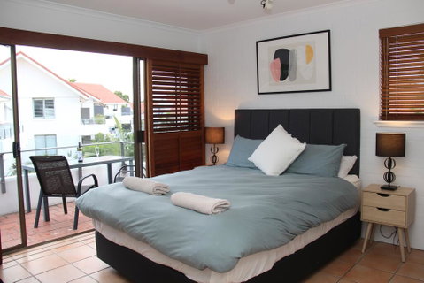 Haven On Noosa Hill - Sunset Views, Pools, Spa - Accommodation Tasmania 3