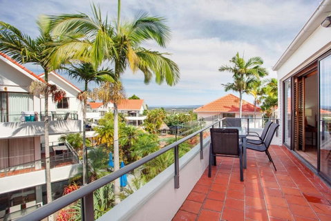 Haven On Noosa Hill - Sunset Views, Pools, Spa - Accommodation Tasmania 1