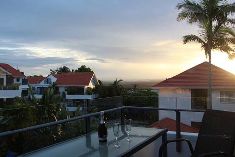 Haven On Noosa Hill - Sunset Views, Pools, Spa - Accommodation Tasmania 2