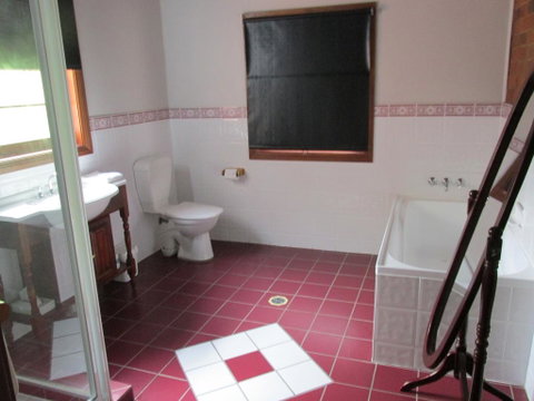 Henry's Cottage - Accommodation Tasmania 2