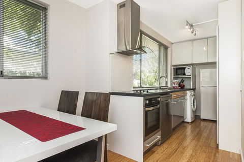 Hensman 01 - Accommodation Tasmania 1