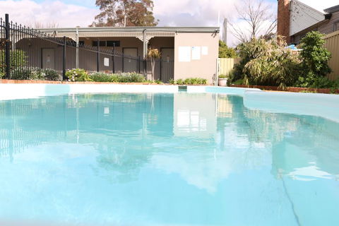 Hermitage Motel - Accommodation Tasmania 0