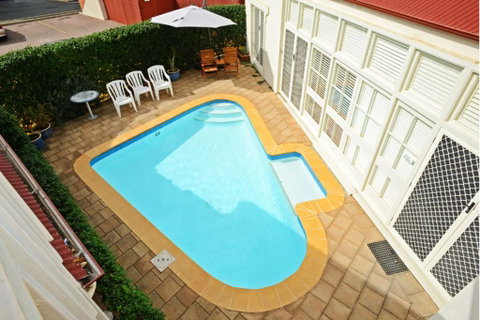 Hi 5 Luxury Holiday Apartments - Accommodation Tasmania 0