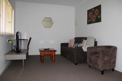 Hibernian Hotel - Accommodation Tasmania 3
