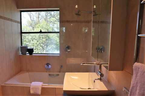 High Five @ Laguna Vista - Accommodation Tasmania 3