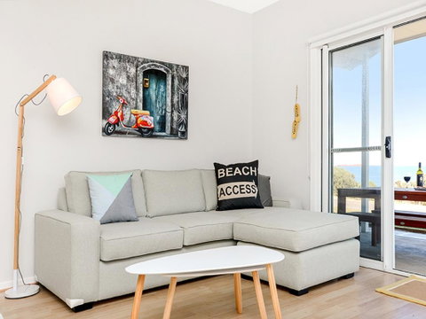 High Tide - Wallaroo Beachfront Property - Pet-Friendly - Accommodation Tasmania 2