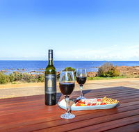 High Tide - Wallaroo Beachfront Property - Pet-Friendly - Accommodation Tasmania