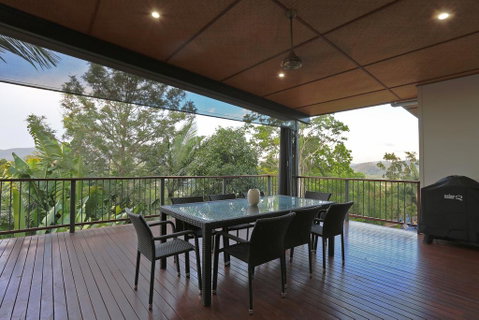 Hilltop Views - Cannonvale - Accommodation Tasmania 1