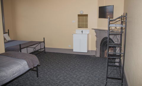 Hotel Cessnock - Accommodation Tasmania 2