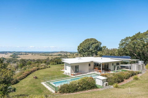 Jali Burugar - Accommodation Tasmania 0