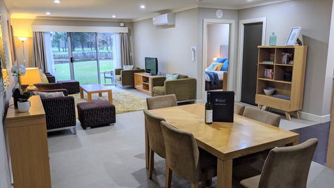 Jewel In The Crowne - Accommodation Tasmania 0