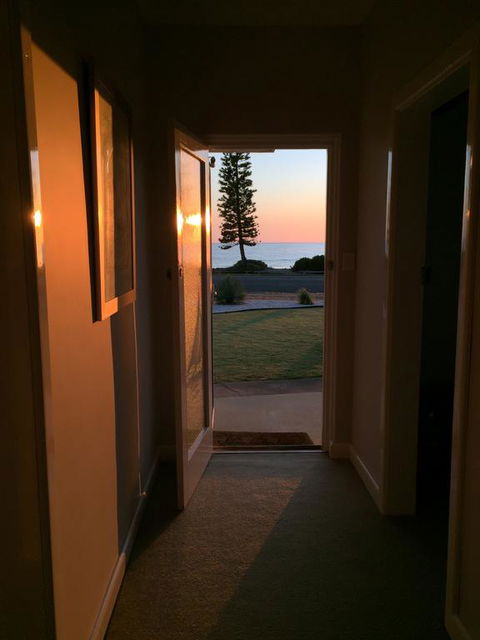 Jewel Of The South Beachside Holiday Rental - Accommodation Tasmania 2