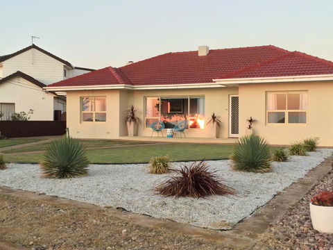 Jewel Of The South Beachside Holiday Rental - Accommodation Tasmania 0
