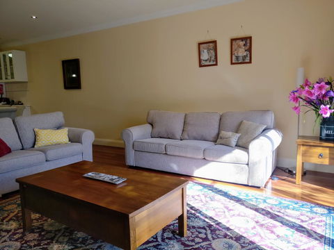 Johnstone Terrace - Accommodation Tasmania 2