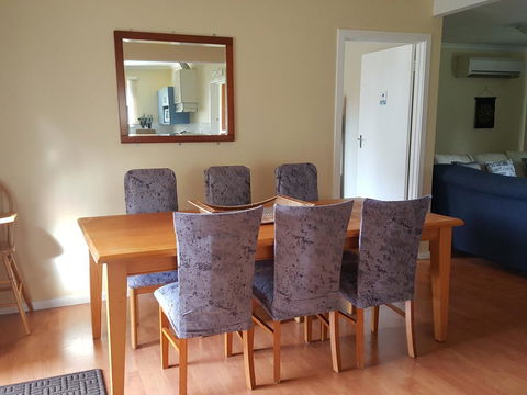 Kaishua House - JK Family Lake House - Accommodation Tasmania 3
