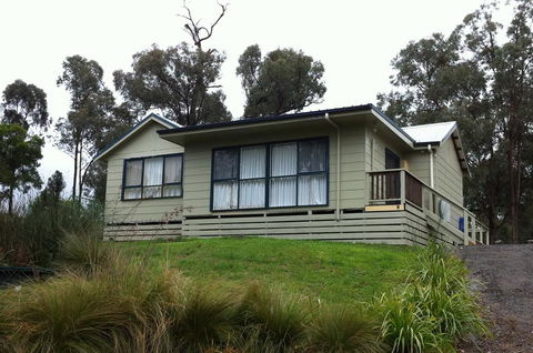 Kaishua House - JK Family Lake House - Accommodation Tasmania 0