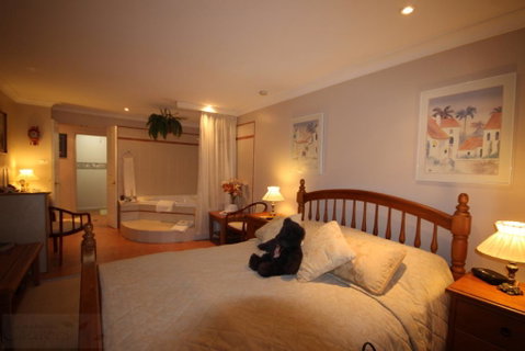 Kalimna - Spa Room - Accommodation Tasmania 3
