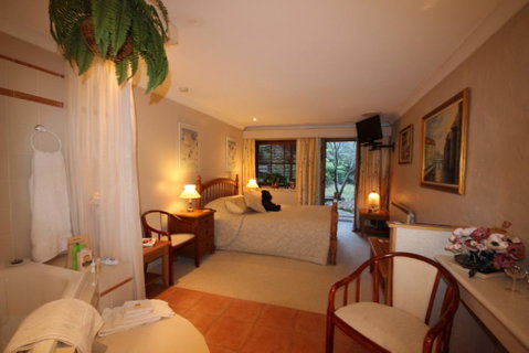Kalimna - Spa Room - Accommodation Tasmania 2