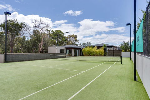 Kalina Retreat: Resort Style Tennis & Pool - Accommodation Tasmania 3
