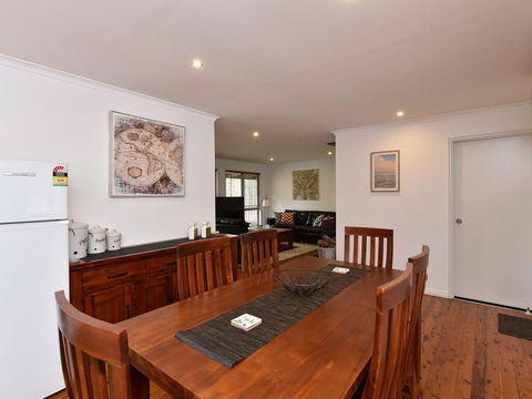 Kangaroo Cottage - Cute Accom In Bushland Setting - Accommodation Tasmania 2