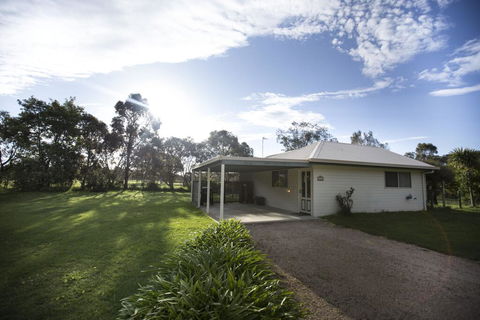 Karinya Cottage - Pet Friendly Country Retreat - Accommodation Tasmania 1