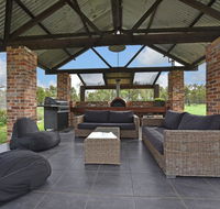 Kelman Cottage - tucked away with pool  native wildlife - Accommodation Tasmania