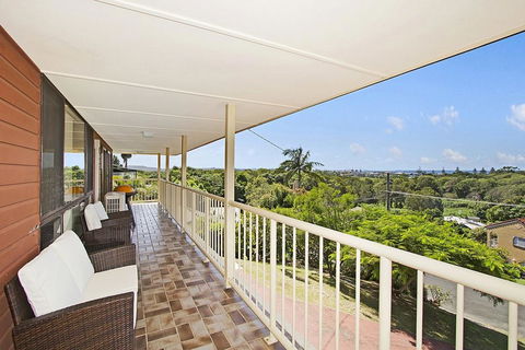 KINGSCLIFF HOLIDAY HOME ON THE HILL - SYD'S VIEW - Accommodation Tasmania 3
