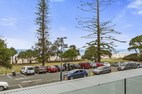 KINGSCLIFF NOR NOR EAST 101 ON MARINE PARADE - Accommodation Tasmania 1