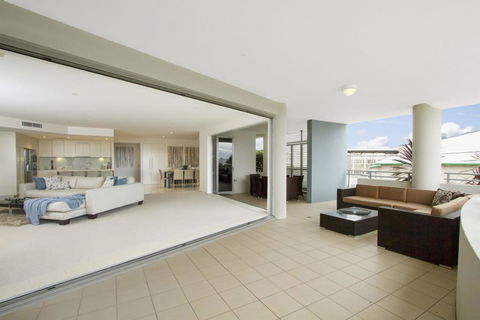 KINGSCLIFF OCEAN VIEW TERRACE BY THE FIGTREE 5 - Accommodation Tasmania 2