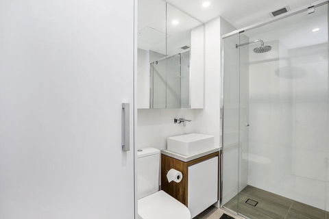 KOZYGURU FORTITUDE VALLEY 2 BED DESIGNER APT + FREE PARKING QFV179-803 - Accommodation Tasmania 1