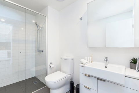 KOZYGURU FORTITUDE VALLEY AMAZING VIEW 2BED APT + FREE PARKING QFV010 - Accommodation Tasmania 1