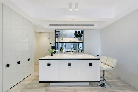 KOZYGURU HAYMARKET SYDNEY CITY VIEW 2 BED STUNNING APT NHA178-1206 - Accommodation Tasmania 1